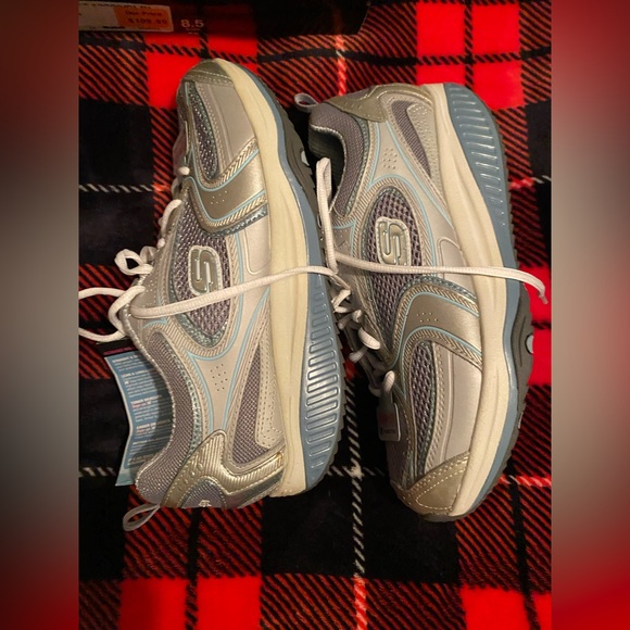 VTG Skechers Shape-ups Women's Silver Sneakers size 8.5 NIB - Picture 4 of 10